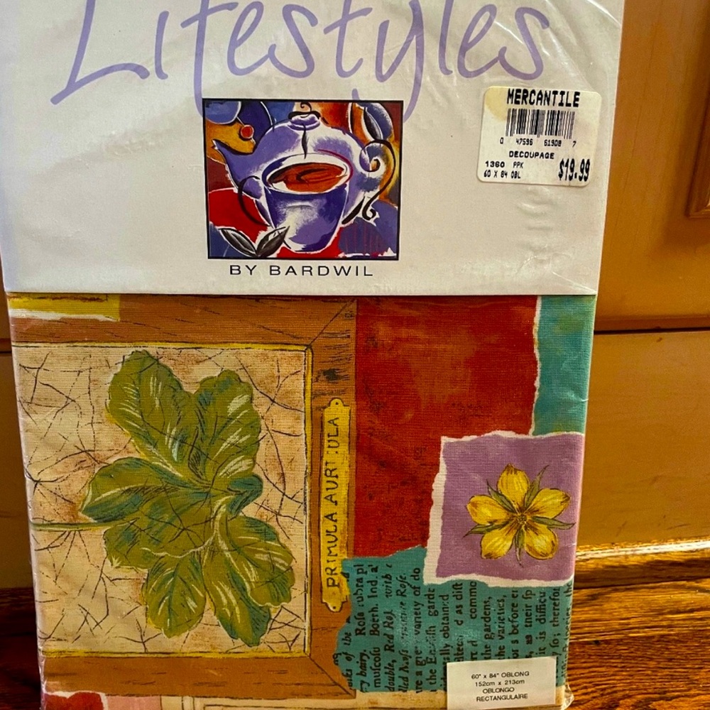 NWT🤩Bardwil Lifestyles Rectangular Tablecloth with Colorful Design